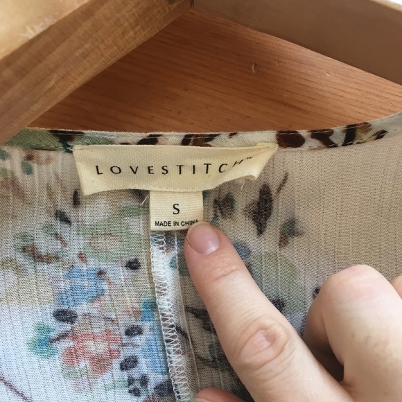 Bell sleeve floral drape blouse - Picture 5 of 5